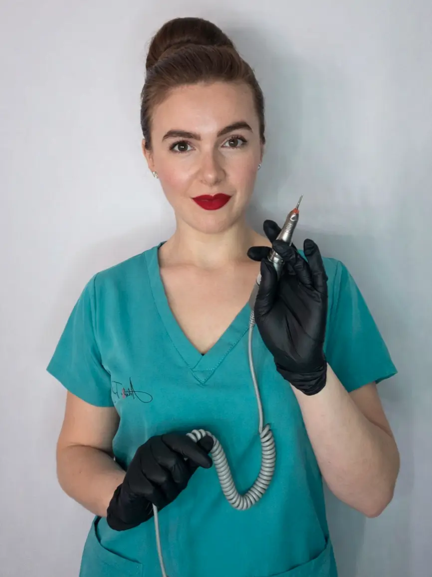 Radina Ignatova – Nail educator specialising in dual forms, gel systems and Russian Manicure